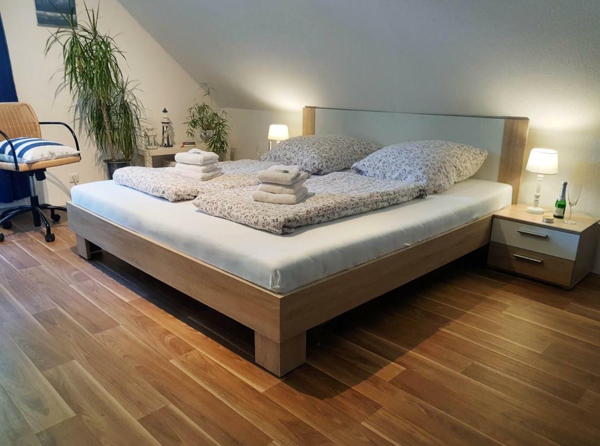 Charmante Ferienwohnung 3 Zimmer Kueche Bad zentrale Lage Hagen im Bremischen Exterior foto